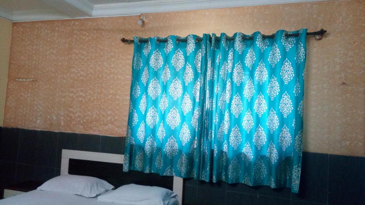 Hotel Sarang Lodge Panvel Exteriör bild