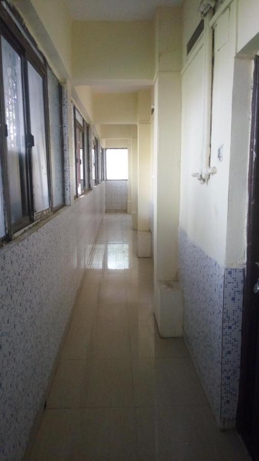Hotel Sarang Lodge Panvel Exteriör bild