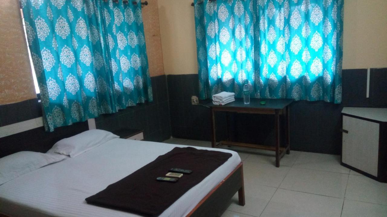 Hotel Sarang Lodge Panvel Exteriör bild