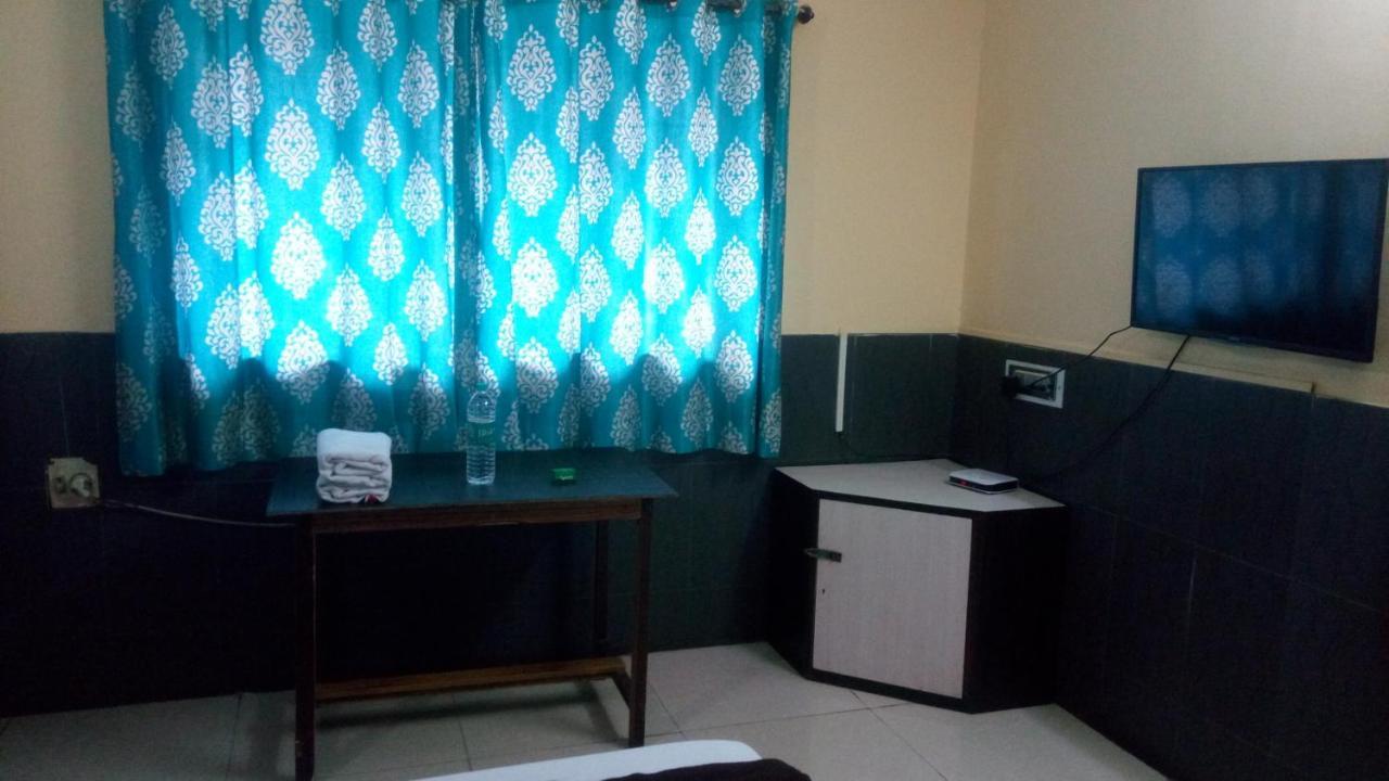 Hotel Sarang Lodge Panvel Exteriör bild